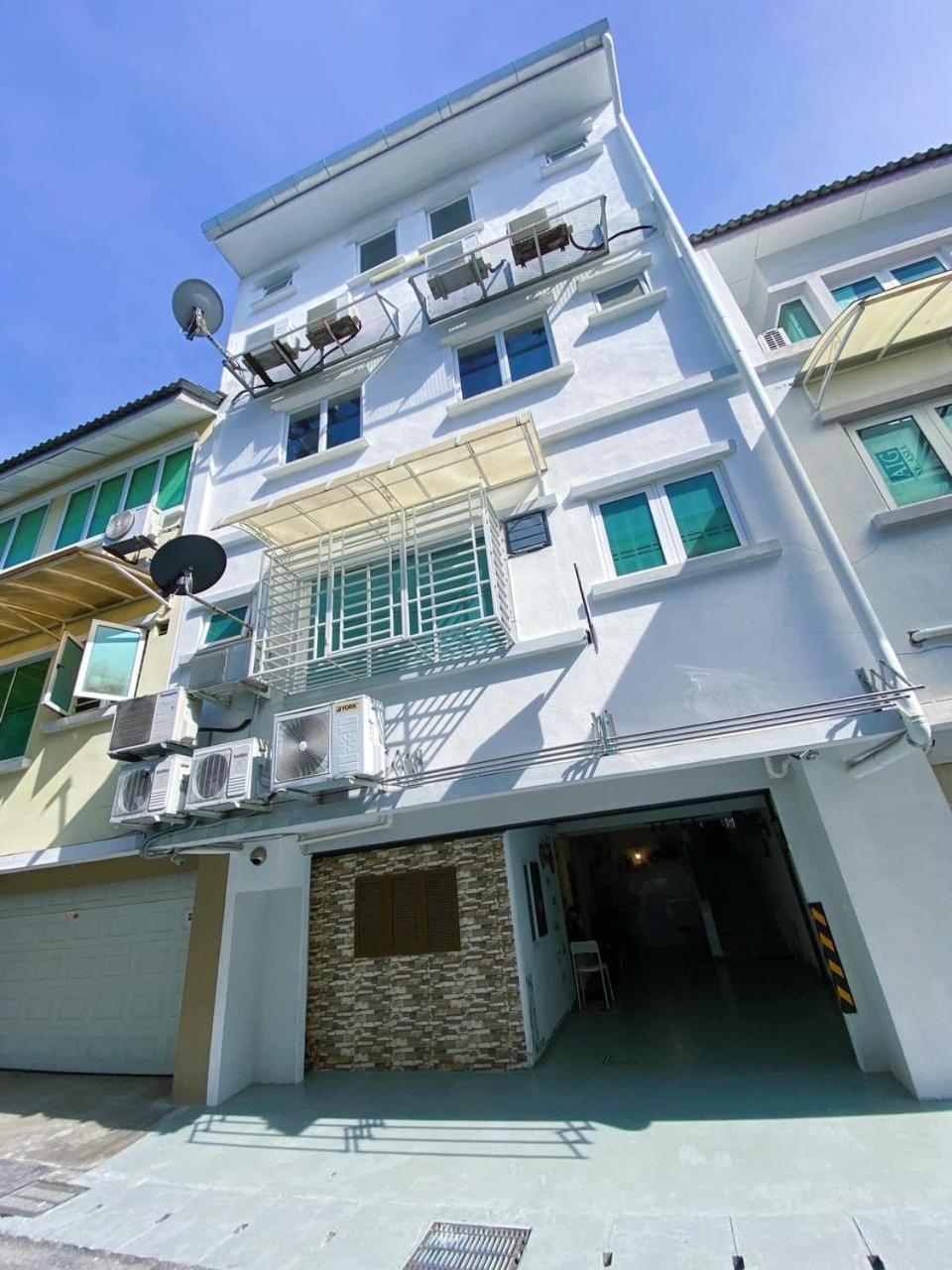 Nautilus Bay Home Inn 조지타운 외부 사진